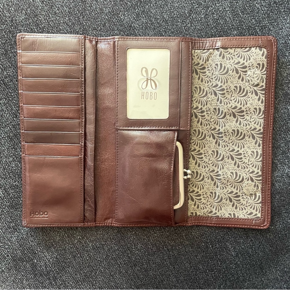 Burgundy / Maroon Hobo International Sadie Wallet